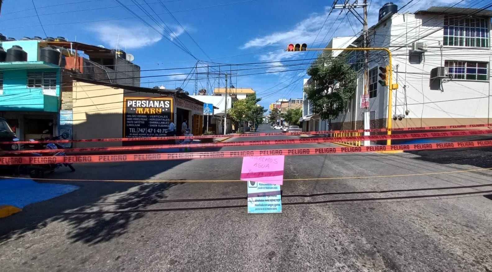 Bloquean avenidas en Chilpancingo por falta de agua - Réplica