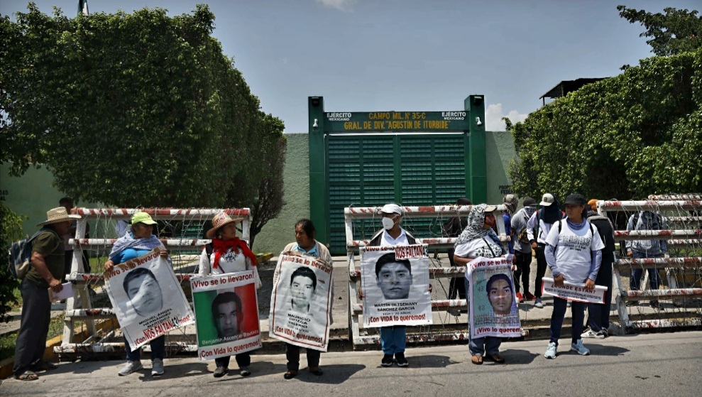 Jueza libera a 8 militares implicados en el caso Ayotzinapa ...