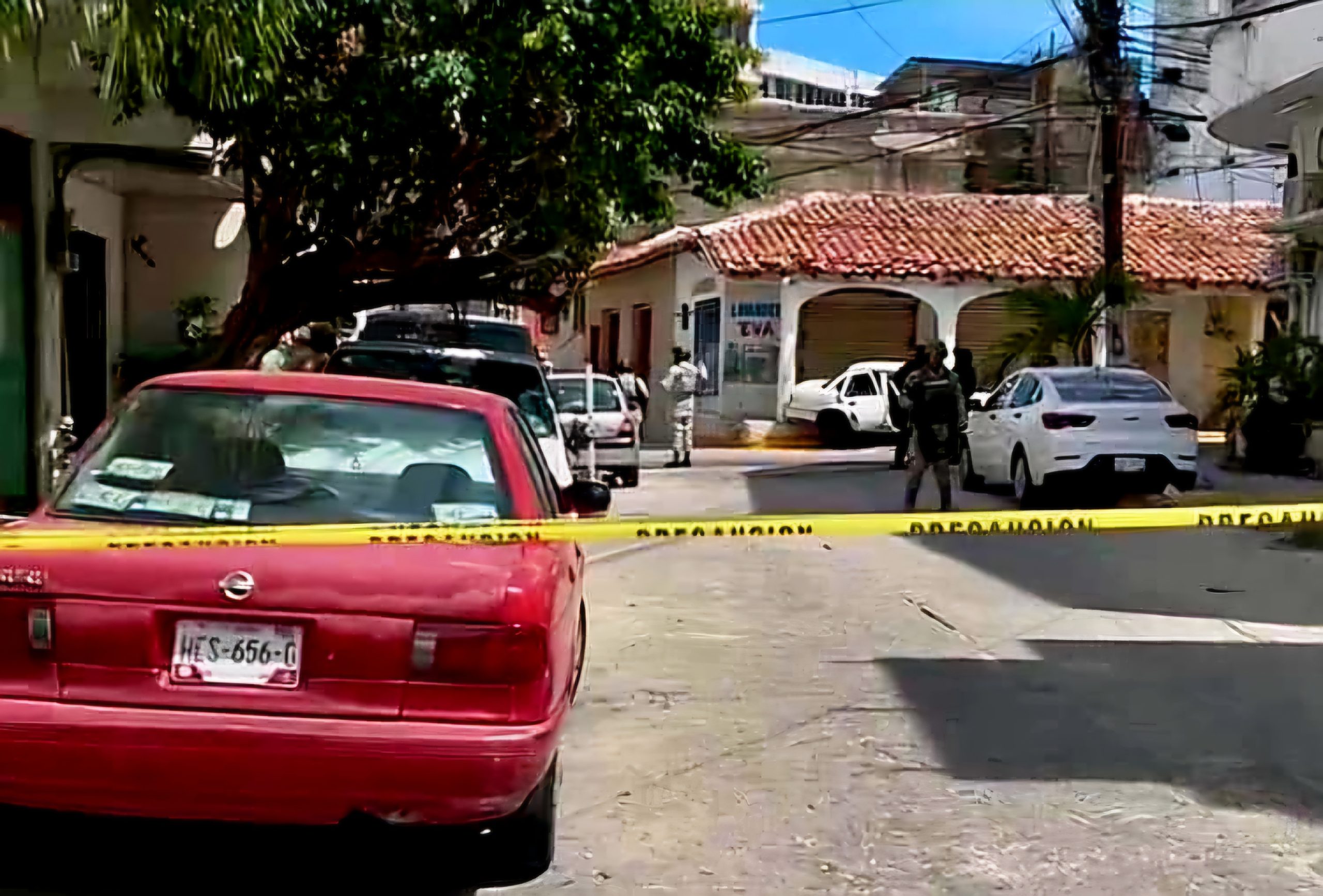 Dos muertos y un herida tras ataque a taxi colectivo en Acapulco - Réplica