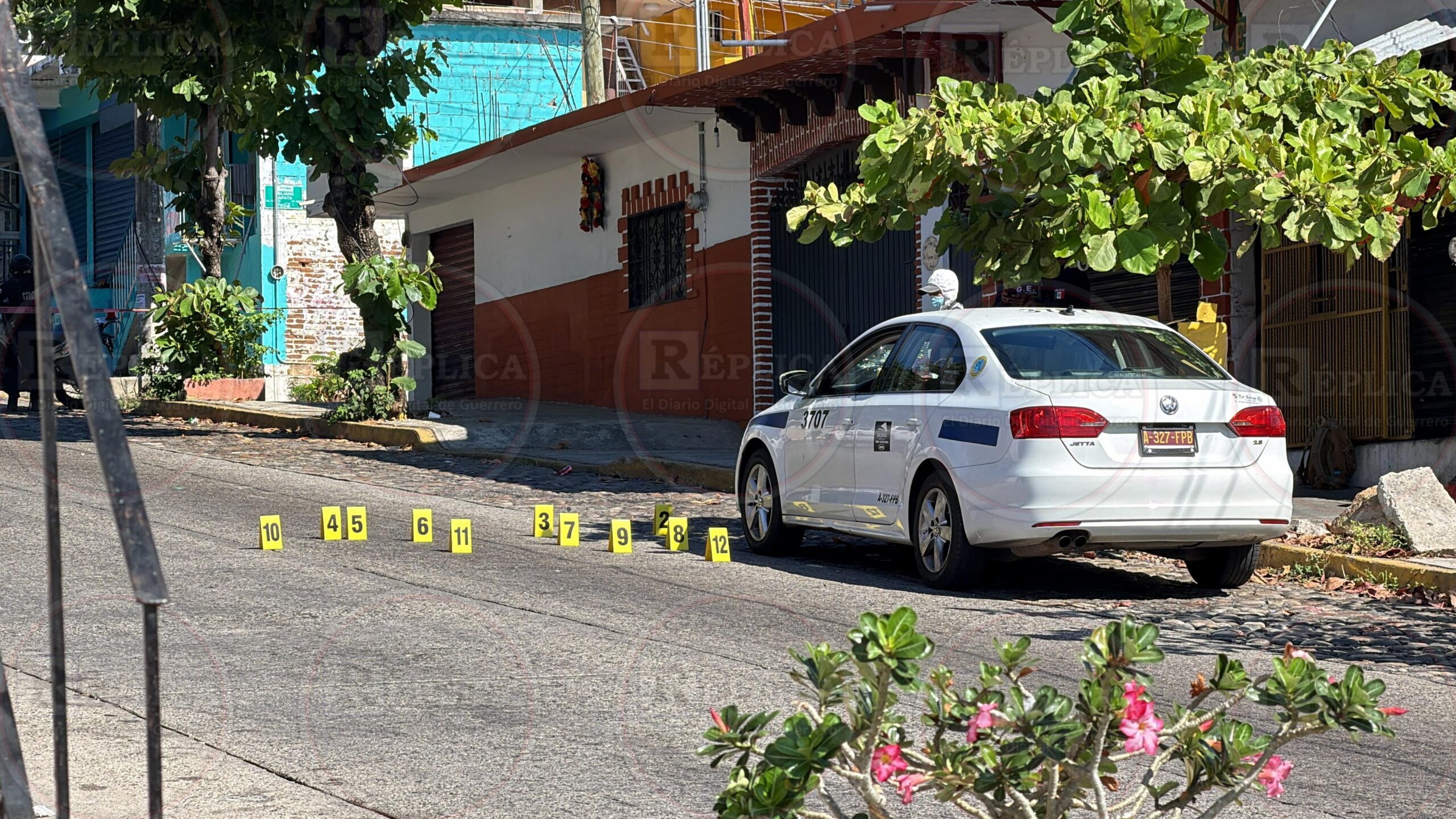 Asesinan a taxista en la colonia Morelos de Acapulco - Réplica